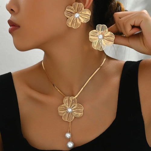 2pcs Set Luxury Personality Gold Color Stereo Flower Inlay Pearl Necklace Earrings Set for Women - Revelloventures